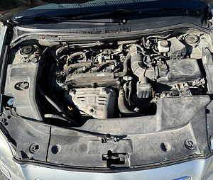 TOYOTA AVENSIS 2,0 BENS 108 KWT MANUAL, VARUOSAD (5 foto / 8)