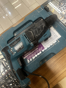 Перфоратор Makita HR2630J, 2.8 кг, 800 Вт (1 фото из 4)