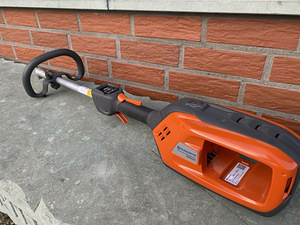 Husqvarna 325iLK kombitrimmer + pinnaseääristaja (1 foto / 5)