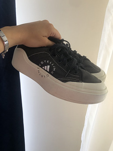 Stella McCartney x Adidas tossud (1 foto / 1)