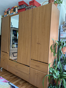 Продам шкаф (2 фото из 2)