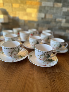 Чашки с блюдцами (3 фото из 10)