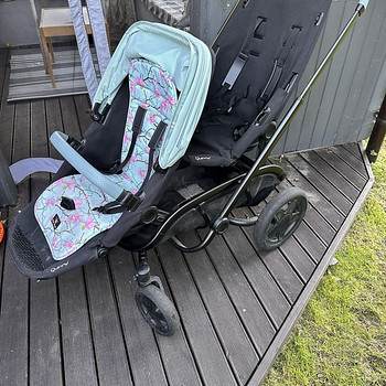 Quinny Hubb kahe lapse käru