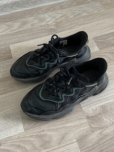 Кроссовки Adidas Ozweego (1 фото из 6)