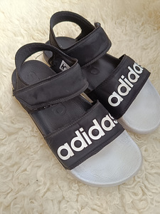 Adidas sandaalid/ plätud (1 foto / 2)