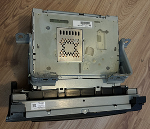 861200C330 GENUINE TOYOTA SEQUOIA TUNDRA STEREO NAVIGATION (4 foto / 4)