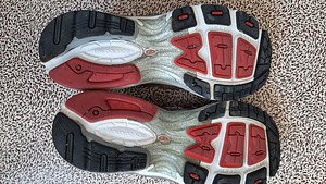КРОССОВКИ NEW BALANCE (2 фото из 3)