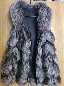 Mustakähriku vest, suurus S (1 foto / 4)