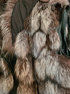 Mustakähriku vest, suurus S (2 foto / 4)