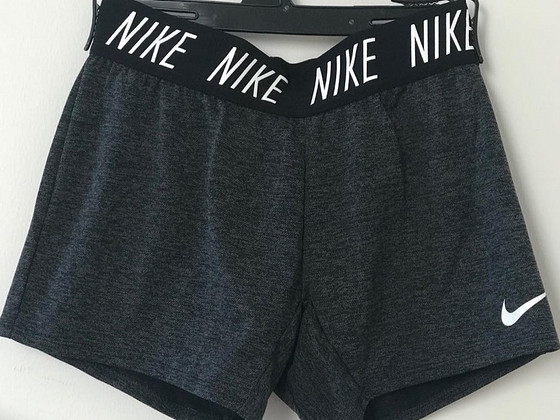 NIKE M