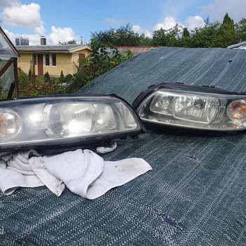 Продаю передние БУ фары Volvo V70