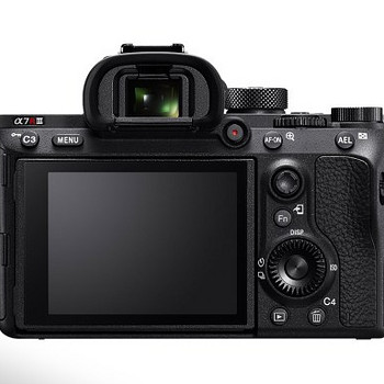 Беззеркальная камера Sony a7R III: 42,4 МП (только корпус)