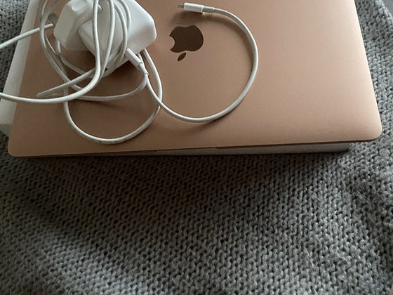 13-дюймовый MacBook Air с чипом Apple M1