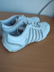 K-SWISS (2 foto / 4)