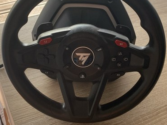 Thrustmaster rool ja pedaalid