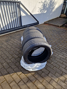 Шины Pirelli Powergy 97Y 245/40 R18 (2 фото из 4)