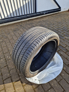 Шины Pirelli Powergy 97Y 245/40 R18 (3 фото из 4)