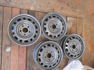 M: 15" 5x108 стальные диски (1 фото из 3)