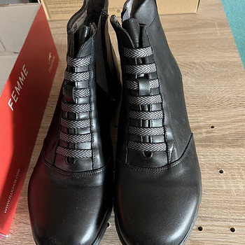 Fluchos Femme Naiste jalatsid / Nahast poolsaapad