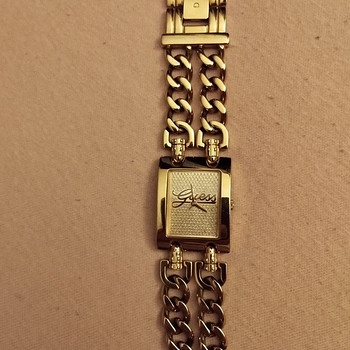 Часы Guess