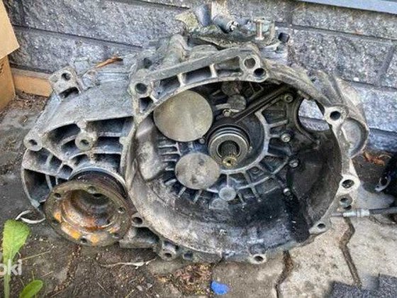 Коробка передач Passat B6 6-ступенчатая механическая