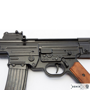 Koopia ründevintpüssi MP44. Denix 1125 (5 foto / 5)