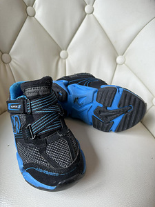 Skechers tossud poisile. Suurus 32. (3 foto / 4)