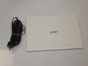Ноутбук Acer Aspire One + зарядка (2 фото из 5)