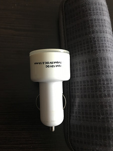 Adapter auto sigaretisüütajale kahe USB pordiga (1 foto / 3)
