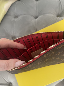 Louis vuitton clutch (1 foto / 3)