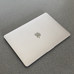 Macbook Pro 13" 2016 (7 фото из 9)