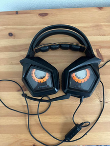 Asus Strix Pro - Игровая гарнитура (1 фото из 3)