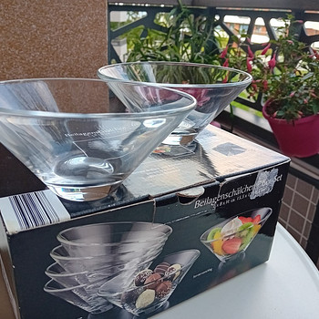 Komplekt klaasist magustoidukausse - 6 tükki