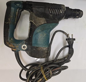 Перфоратор Makita HR2811FT + Чемодан (3 фото из 7)