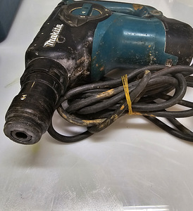 Перфоратор Makita HR2811FT + Чемодан (6 фото из 7)