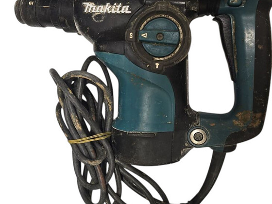 Перфоратор Makita HR2811FT + Чемодан