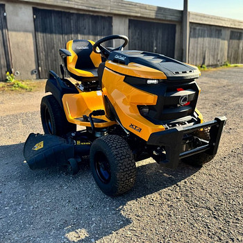 Газонный трактор XT3 QS127, Cub Cadet
