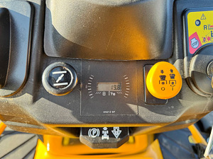 Газонный трактор XT3 QS127, Cub Cadet (3 фото из 6)