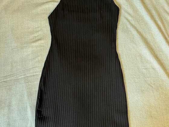 Черное платье размера М