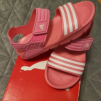 ADIDAS sandaalid - uued