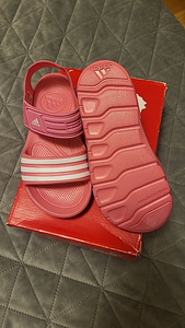 ADIDAS sandaalid - uued (2 foto / 2)