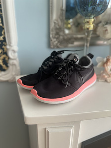 Naiste Nike tossud 37,5 (1 foto / 3)