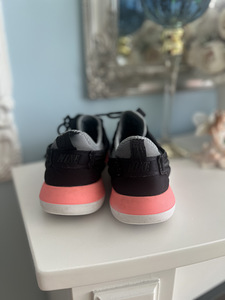 Naiste Nike tossud 37,5 (2 foto / 3)