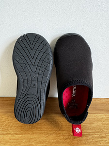 -50% REIMA Lean Black laste rannasussid (suurus nr 23) (3 foto / 4)