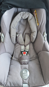 Maxi-Cosi Cabriofix + база isofix + теплый мешок (2 фото из 6)