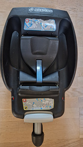 Maxi-Cosi Cabriofix + база isofix + теплый мешок (3 фото из 6)