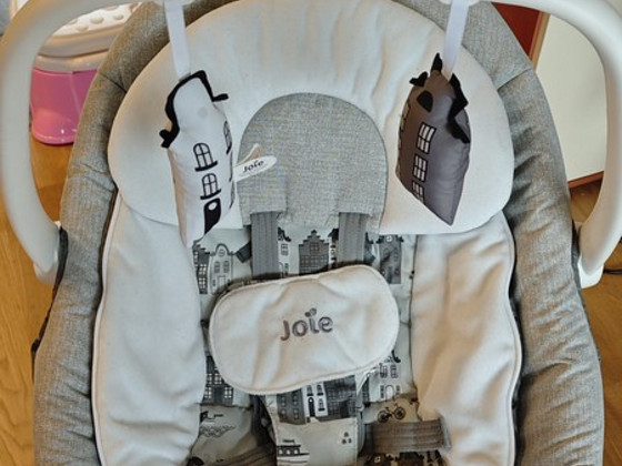 Elektrooniline kiik-lamamistool Joie Serina 2 ühes
