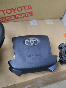 Toyota Land Cruiser 200 4513060380C0 8430648030 (1 фото из 4)