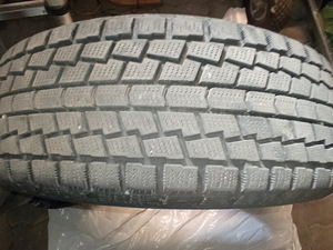 Продам резину (3 фото из 5)