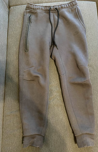 Nike tech fleece pants (1 foto / 3)